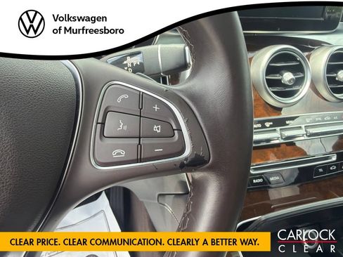 Used 2018 Mercedes-Benz GLC 300 4MATIC w/ Premium Package image 18