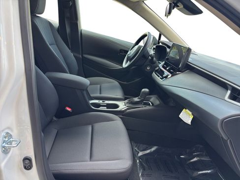 Used 2025 Toyota Corolla LE FWD image 15