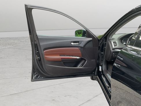 Used 2016 Acura TLX FWD image 10