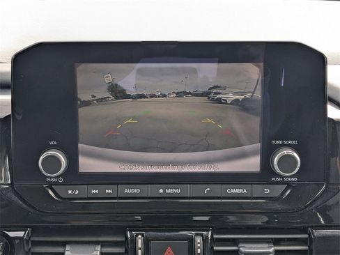 Used 2025 Nissan Pathfinder SV image 32