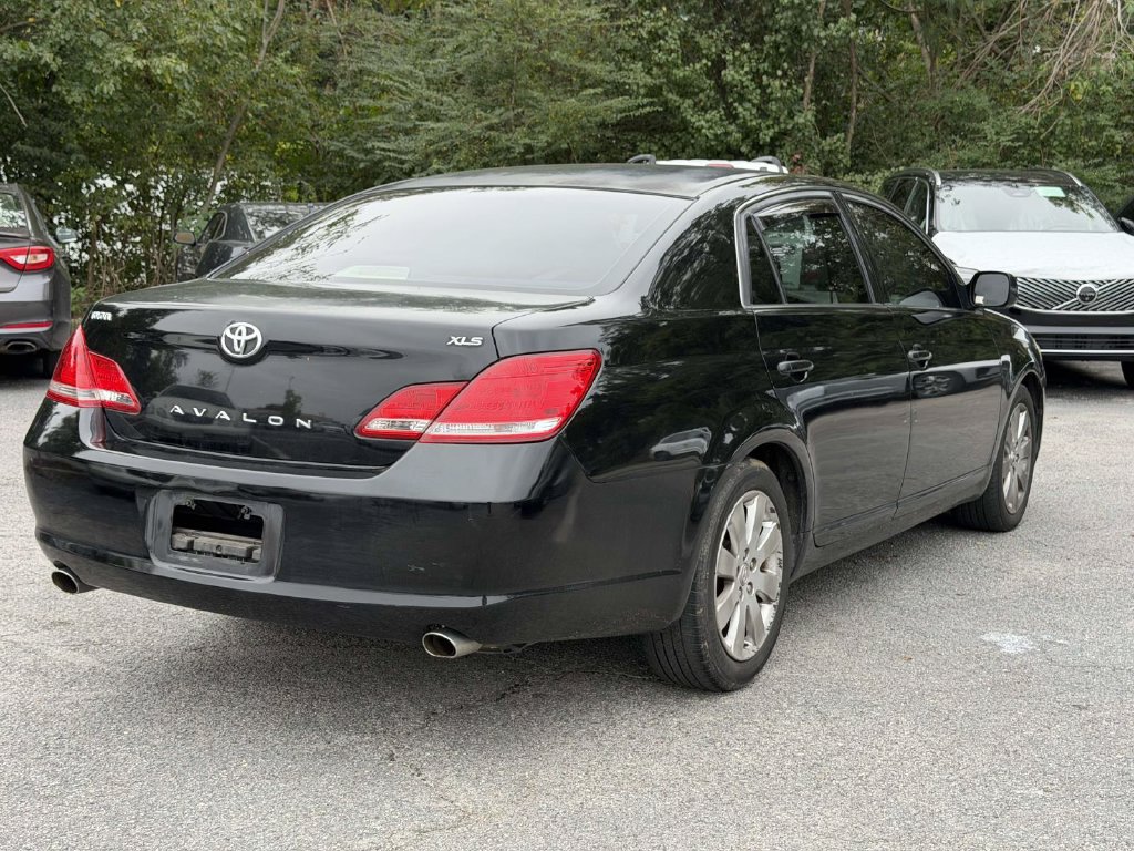 Used 2006 Toyota Avalon XL FWD image 2