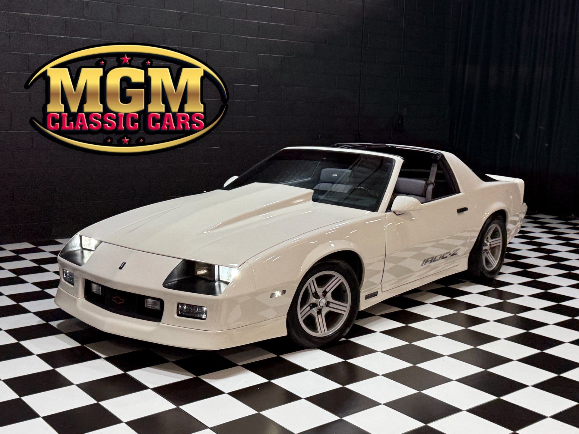 Used 1989 Chevrolet Camaro IROC-Z RWD image 1