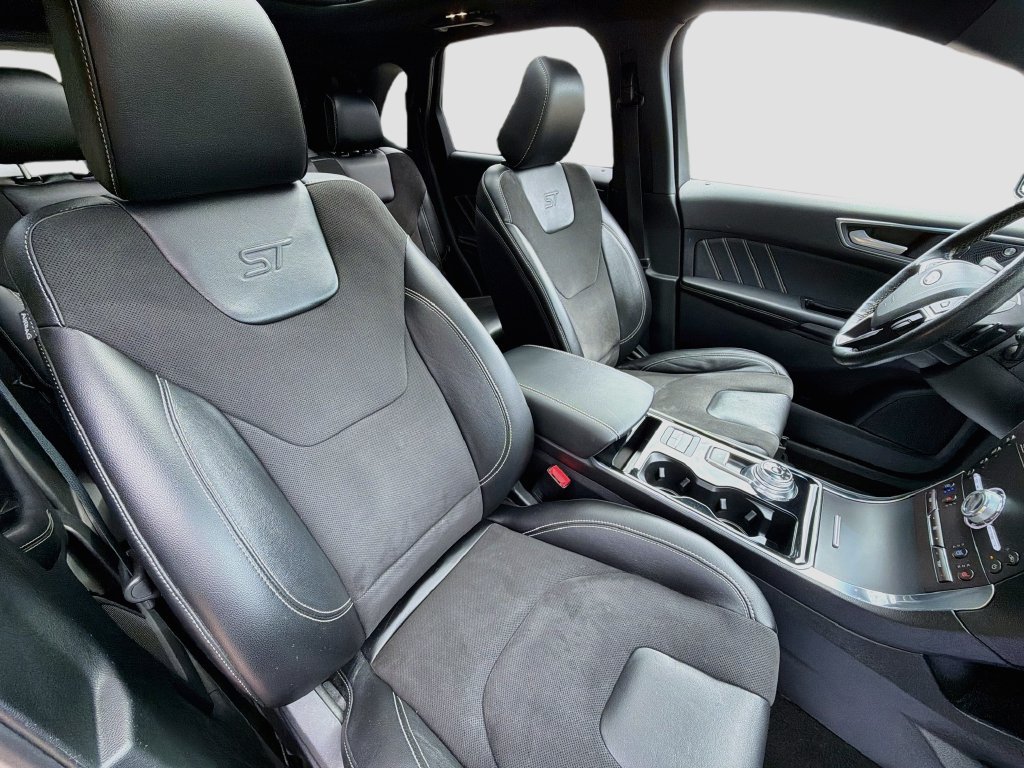 Used 2020 Ford Edge ST w/ Equipment Group 401A AWD/4WD image 32