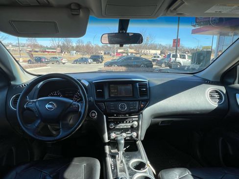 Used 2013 Nissan Pathfinder SV image 8