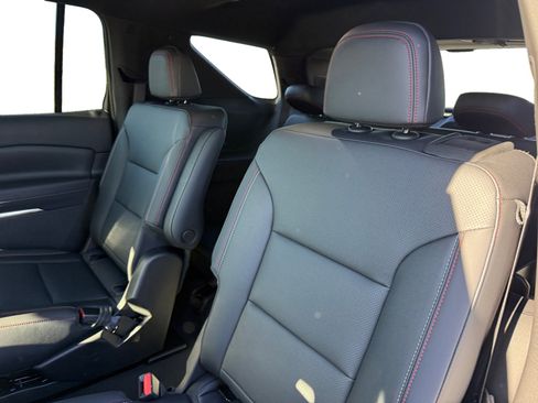 New 2026 Chevrolet Traverse Z71 w/ Driver Confidence Package image 16