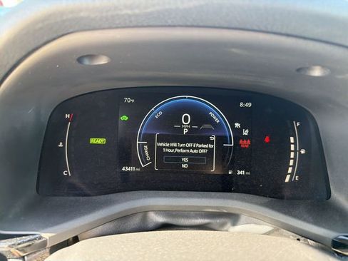 Used 2025 Toyota Camry LE image 12