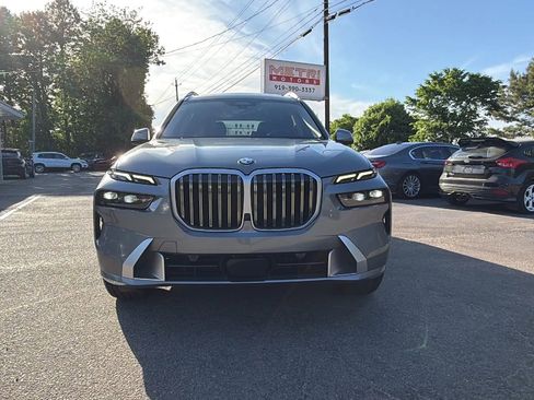 Used 2023 BMW X7 xDrive40i w/ Premium Package AWD/4WD image 9