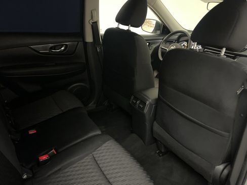 Used 2019 Nissan Rogue SV image 31