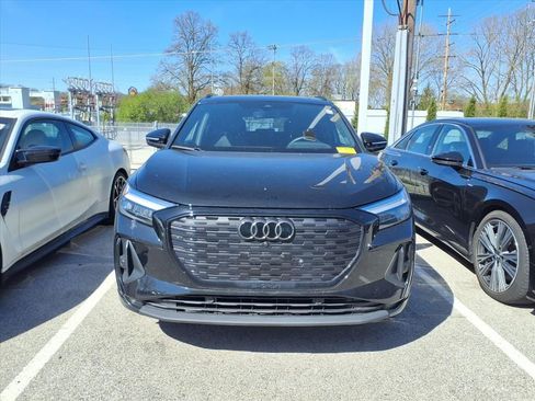 Used 2025 Audi Q4 e-tron Premium Plus w/ Premium Plus AWD/4WD image 2