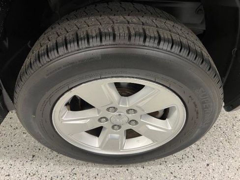 Used 2015 Jeep Compass Sport w/ Power Value Group image 31