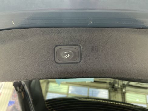 Used 2016 Ford Edge Titanium w/ Technology Package image 16