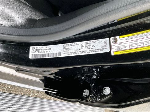 Used 2023 RAM 1500 Laramie image 31