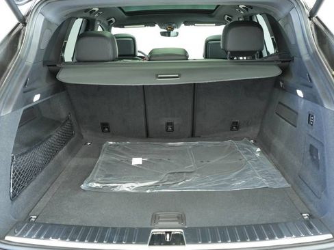Certified 2025 Porsche Cayenne AWD/4WD image 27