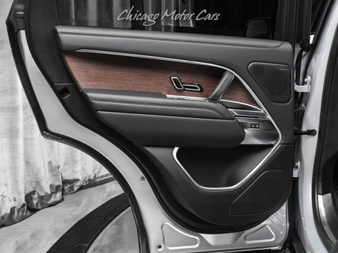 Used 2024 Land Rover Range Rover SE image 36