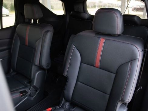 Used 2024 Chevrolet Traverse RS w/ LPO, Floor Liner Package image 31