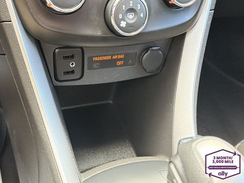 Used 2022 Chevrolet Trax LT w/ LT Convenience Package AWD/4WD image 24