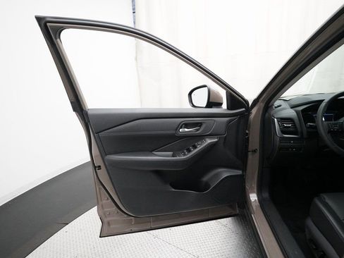 Certified 2024 Nissan Rogue SV w/ SV Premium Package image 29