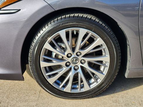 Used 2020 Lexus ES 300h w/ Premium Package image 10