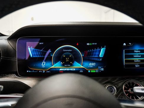 Used 2022 Mercedes-Benz AMG GT 43 image 30