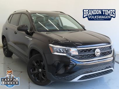 Used 2022 Volkswagen Taos SE w/ Panoramic Sunroof Package
