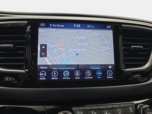 Used 2019 Chrysler Pacifica Touring-L w/ Advanced Safetytec Group FWD image 19