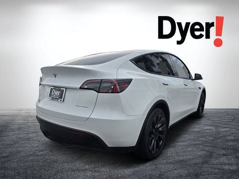 Used 2023 Tesla Model Y Long Range AWD/4WD image 3