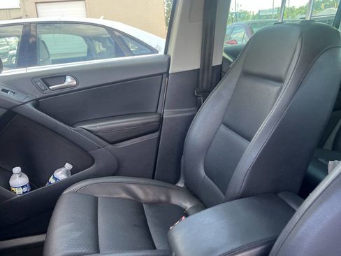 Used 2012 Volkswagen Tiguan SE image 12