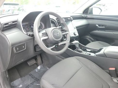 Certified 2024 Hyundai Tucson SE FWD image 12