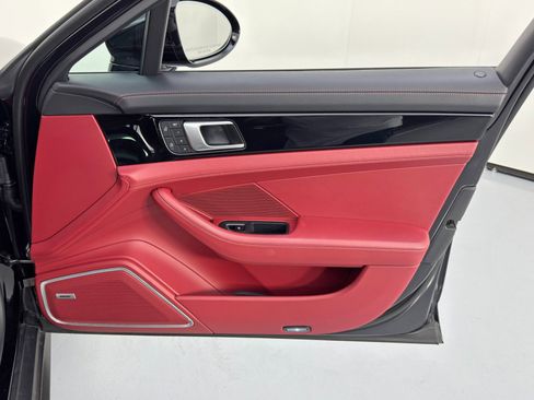 Used 2022 Porsche Panamera 4 w/ Premium Package image 48