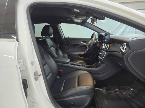 Used 2019 Mercedes-Benz GLA 250 4MATIC image 10