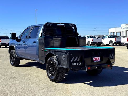Used 2024 Chevrolet Silverado 2500 ZR2 w/ Technology Package image 10