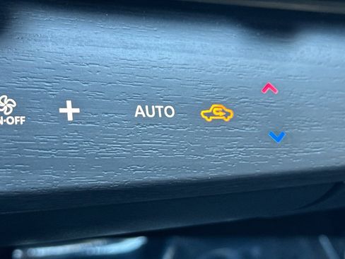 Used 2023 Nissan Ariya FWD image 31