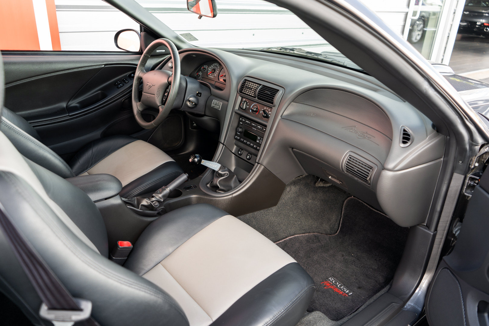 Used 2004 Ford Mustang GT RWD image 25