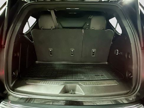 Used 2021 GMC Yukon Denali w/ Denali Premium Package image 29