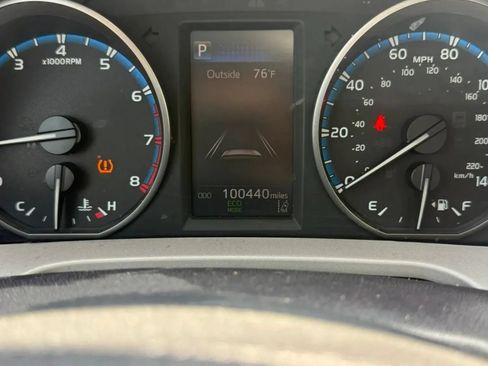 Used 2017 Toyota RAV4 XLE FWD image 19
