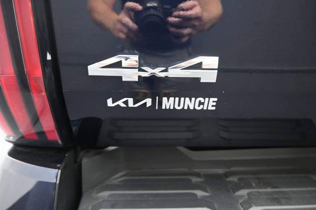 Used 2024 Toyota Tundra Limited AWD/4WD image 10