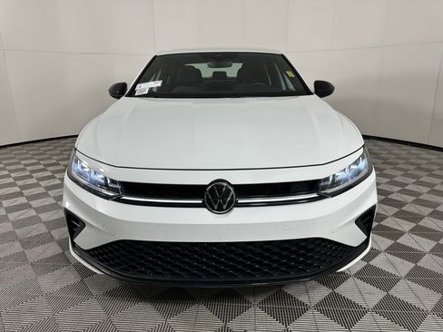 Used 2025 Volkswagen Jetta Sport image 5