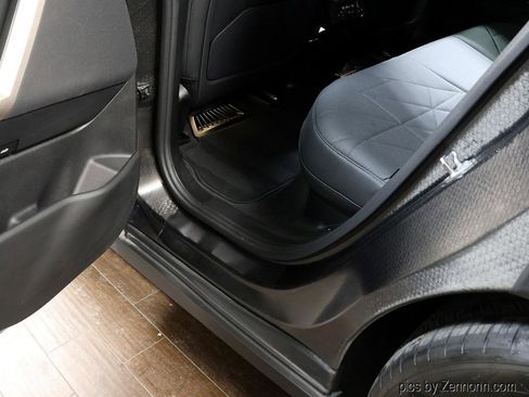 Used 2022 BMW iX xDrive50 w/ Premium Package image 33