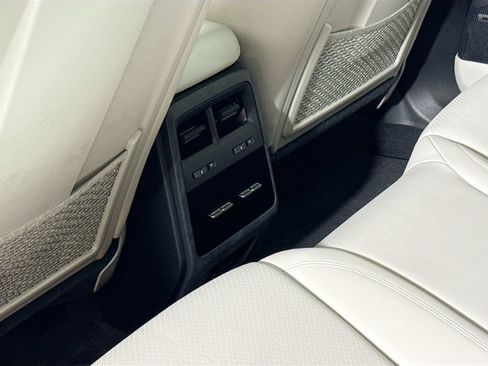 Certified 2024 Porsche Macan 4 Electric AWD/4WD image 20