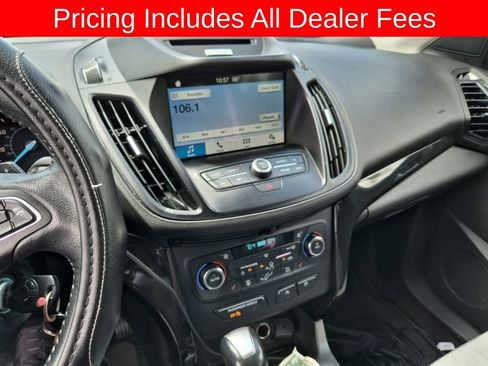 Used 2017 Ford Escape SE w/ Equipment Group 201A FWD image 8