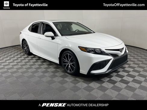 Used 2023 Toyota Camry SE image 15