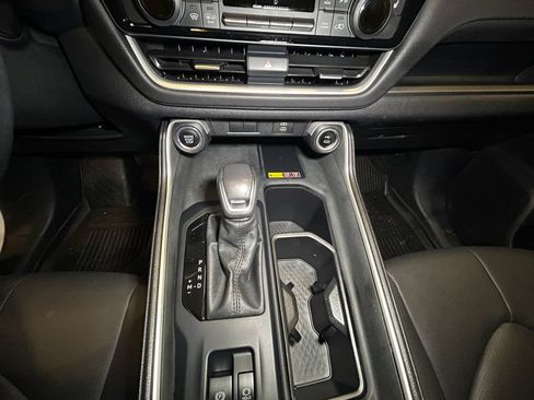 Used 2024 Toyota Grand Highlander AWD image 11