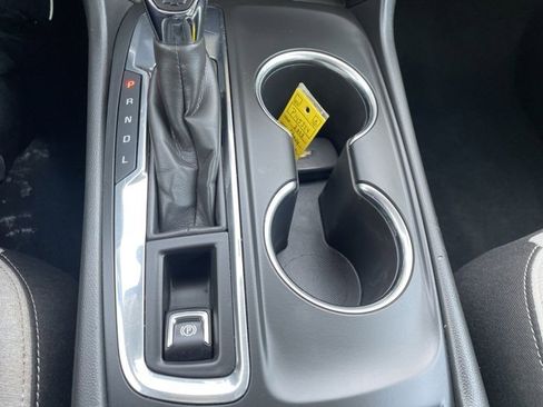 Used 2023 Chevrolet Equinox LT image 28