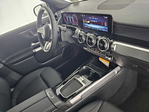 New 2026 Mercedes-Benz GLB 250 image 11