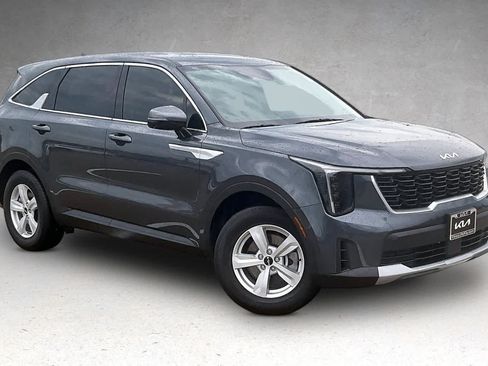 Certified 2024 Kia Sorento LX FWD image 19