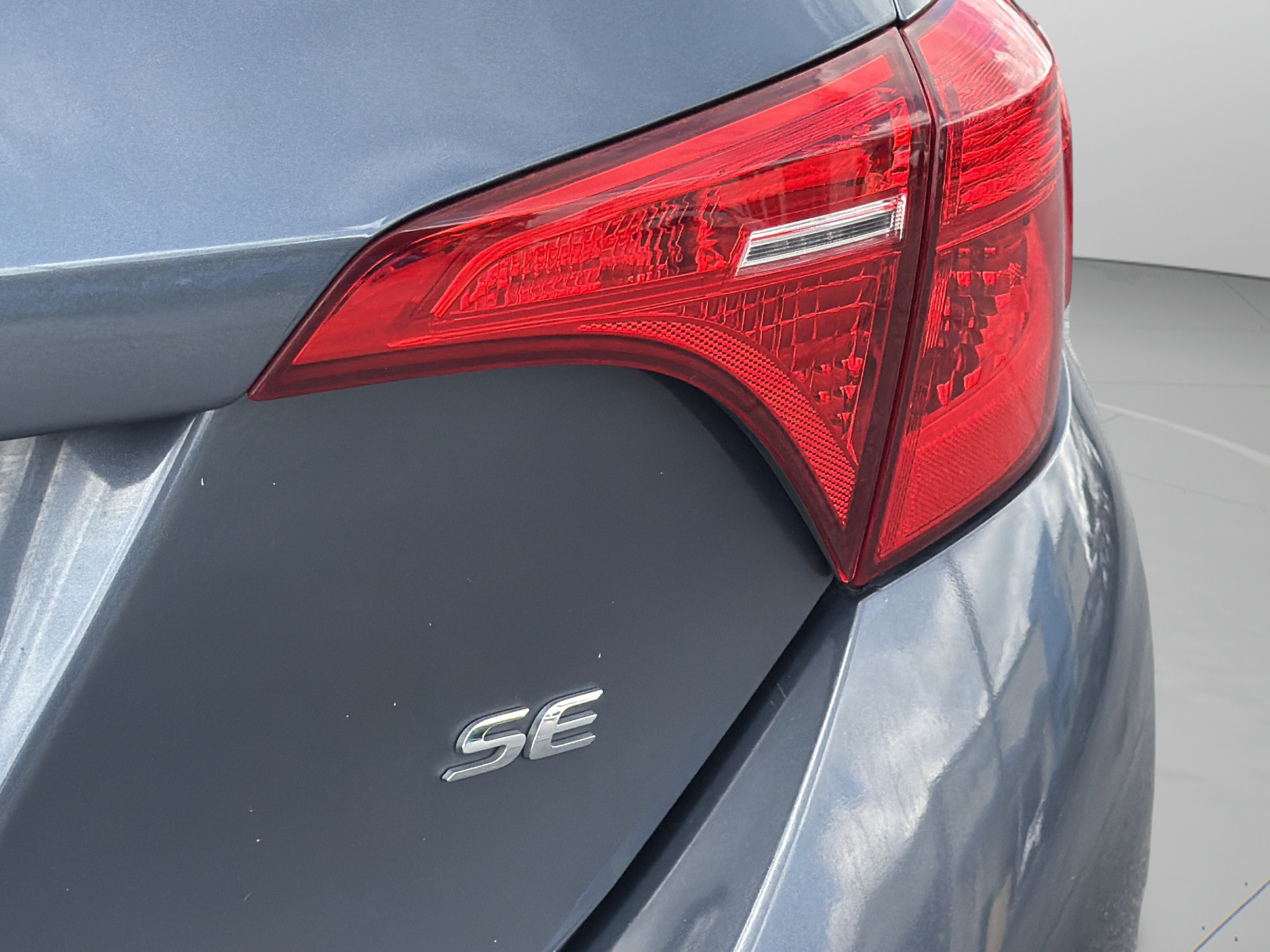 Used 2017 Toyota Corolla SE FWD image 23