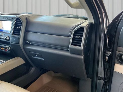 Used 2020 Ford Expedition XLT w/ Equipment Group 202A RWD image 12