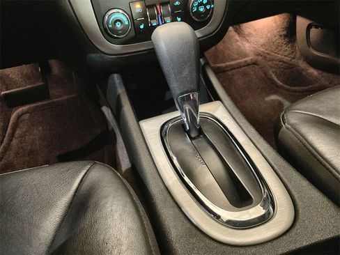 Used 2008 Chevrolet Impala LT w/ Luxury Edition Package image 14