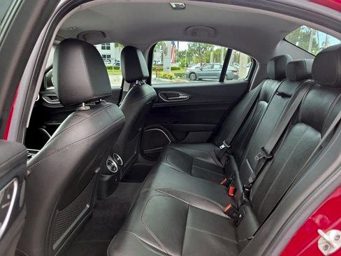 Used 2019 Alfa Romeo Giulia w/ Nero Edizione RWD image 20