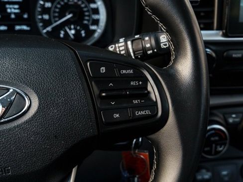 Certified 2021 Hyundai Venue SEL image 12